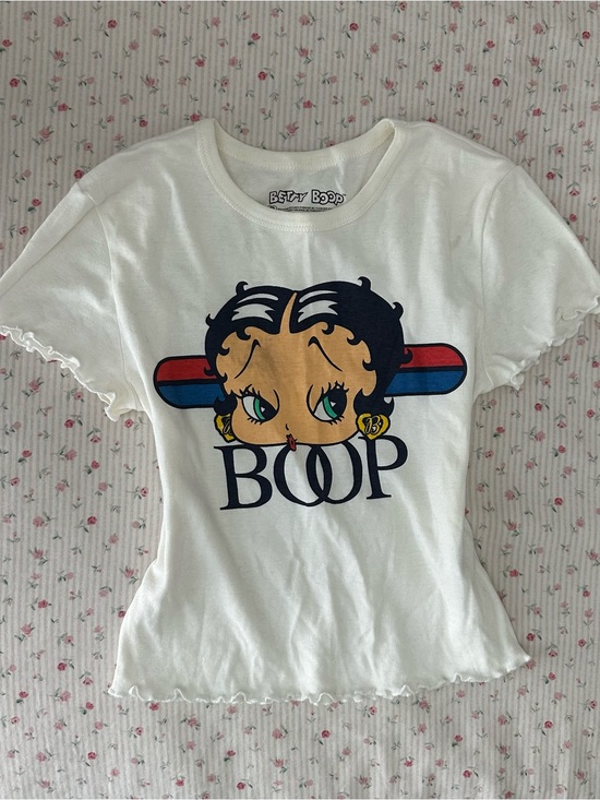 Betty Boop Tops - vintage graphic white betty boop baby tee with lettuce hem and sleeves